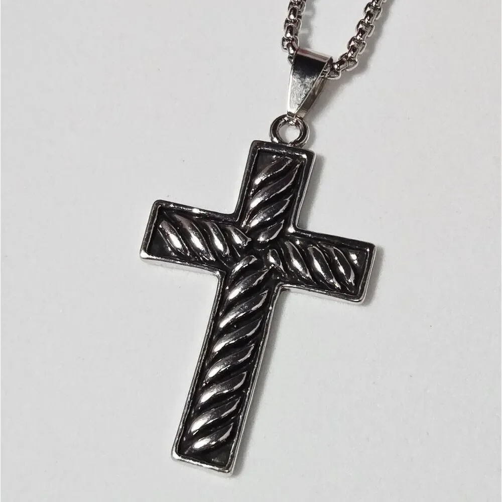 Silver Rope Design Cross Pendant Necklace Stainless Steel 23